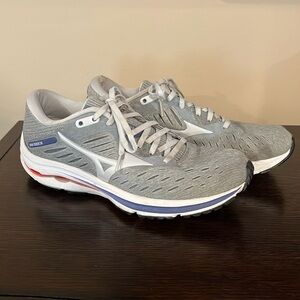 Mizuno Womens Wave Rider 24 Running Shoes. Size 10.